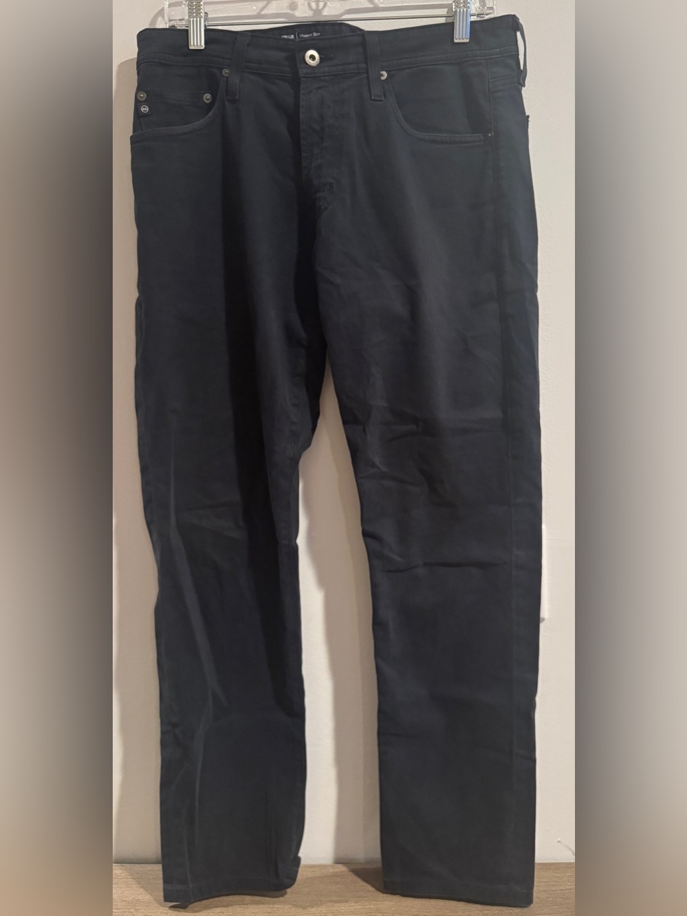 AG Tellis Modern Stretch Slim Mens  jeans. Sz 31. A+ Condition. Ret $215